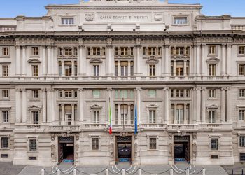 Cdp primo istituto di sviluppo europeo a firmare un accordo di garanzia con la commissione UE. Che darà fino a 260 mln euro per sostenere il venture capital