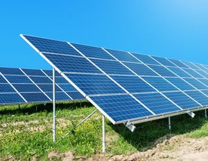 Enfinity Global incassa 165 milioni di euro per la costruzione di un portafoglio di tre impianti solari in Lazio con una capacità di 147 MW
