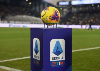 Sky e Dazn offrono 910 mln di euro per i diritti tv delle partite alla Lega Calcio di Serie A. Che rinvia a data da destinarsi l’assemblea con i fondi