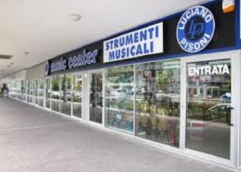 Consilium va al controllo degli accessori per strumenti musicali Music Center. Prima operazione del quarto fondo della sgr