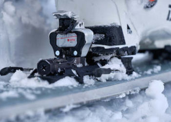Progressio sgr al controllo degli accessori per sci ATK Sports