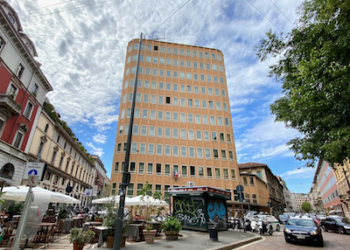 Dopo 30 rilanci il Comune di Milano aggiudica a Stella il palazzo di largo Treves per 52,7 mln euro