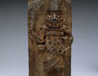 Il Metropolitan Museum of Art restituirà due bronzi del Benin alla Nigeria, facendo pressione su altri musei affinché facciano lo stesso