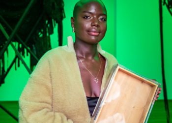 La scultrice Sandra Mujinga ha vinto il Preis der Nationalgalerie, il primo premio tedesco per i giovani artisti
