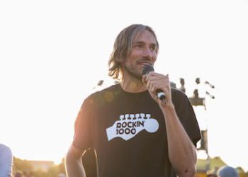 L’italiana Rockin’1000, la rock band più numerosa del mondo, lancia un equity crowdfunding con target un mln euro su Mamacrowd