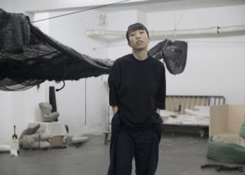 L’artista cinese Yu Ji realizza sculture usando macerie, gocce d’acqua e “fango sprecato”. I migliori curatori del mondo sono ossessionati da lei