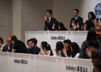 La vendita di opere d’arte di Sotheby’s a Hong Kong ha raggiunto i $ 496 milioni, guidata da un rotolo di inchiostro del maestro cinese Zhang Daqian