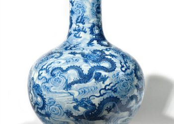 Un vaso drago blu e bianco appena venduto per $ 7,5 milioni: più di 4.000 volte la sua stima di $ 1.900