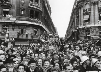 Robert Capa. Nella Storia