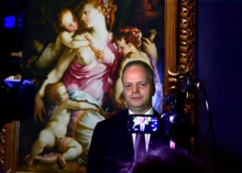 Il direttore della Galleria degli Uffizi di Firenze ha inviato una nota a tutto il museo con le regole per la corretta composizione delle e-mail. Ecco le sue richieste