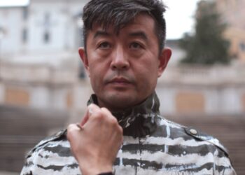 LIU BOLIN – una fotografia inedita