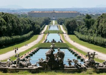 La Michelin assegna le stelle anche ai siti turistici. E la Reggia di Caserta ne conquista tre