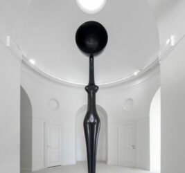 La National Gallery di Washington, DC, ha acquisito una scultura monumentale di Simone Leigh dal suo storico padiglione della Biennale di Venezia