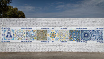 Inaugurato il “Mosaico delle meraviglie” di Birra Messina CRISTALLI DI SALE un progetto che contribuisce alla rigenerazione urbana del “FONDO SACCÀ”  omaggio all’antica arte della ceramica siciliana