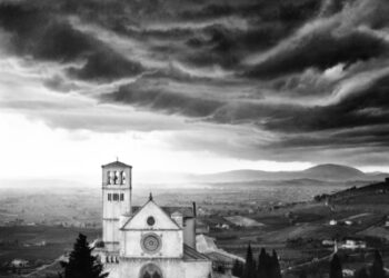 Elio Ciol – Assisi tra Cieli e terra