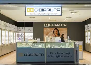 Gens Aurea (Springwater Capital), leader europeo nel business del compro oro, ha acquisito GioiaPura, prima gioielleria in Italia per acquisti online