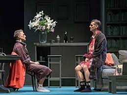 “Tu sei la bellezza” al Teatro Litta di Milano. Il ritmo incalzante dell’amore