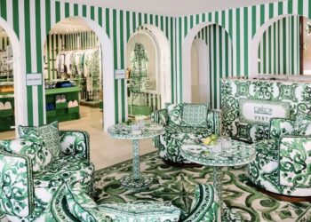 La Triple sea food holding di Leonardo Maria del Vecchio, partecipata di Lmdv Capital, apre due ristoranti a Portofino e a Marina di Pietrasanta. Li veste Dolce&Gabbana