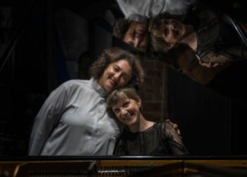 “Inumana. Cos’è un uomo senza la libertà?” segna il debutto a teatro di Laura Silvia Battaglia