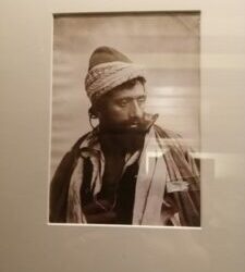 “Iran, Ritratto di un Paese” quando era fiabesco. Al Museo Rietberg di Zurigo fino al 5 gennaio 2025