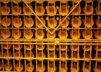 RL Legras, il gioco del colore per una forte personalizzazione: bottiglie di champagne con il fondo oro o rosso