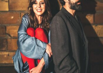 Caterina Guzzanti, con “Secondo lei”, in tournée sino a marzo, mentre “La cerimonia del massaggio” sarà all’OffOff di Roma dal 21 al 26 gennaio (poi in giro per l’Italia)