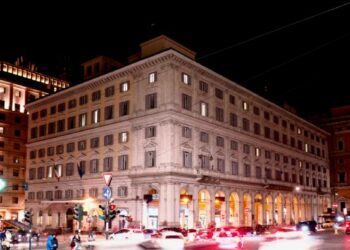 Castello sgr rileva per 45 mln un edificio in via Cavour a Roma mediante il fondo Intracento, acquistandolo dal suo Fondo Picasso