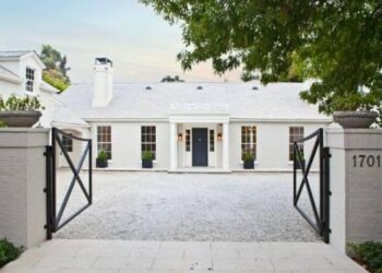 Gwyneth Paltrow vende la sua villa di Los Angeles per 22 mln $. Inizialmente chiedeva 30 mln