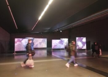 Fino ad aprile, il “Panorama” di Giovanni Frangi accoglie e saluta i passeggeri a Malpensa