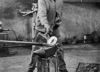 “Martín Chirino. Lo scultore del ferro” all’Istituto Cervantes di Roma fino al 3 maggio