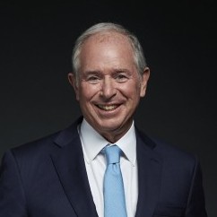Steve A Schwarzman, fondatore di Blackstone, oltre un mld $ nel 2024 tra stipendi, carried interest e dividendi