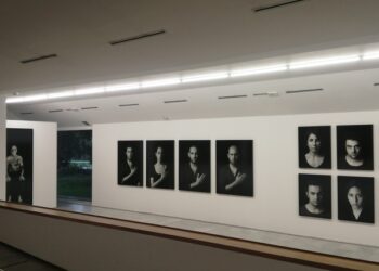 Shirin Neshat con “Body of evidence” in dialogo con Celine Croze. Al PAC di Milano fino all’8 giugno
