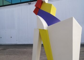 Per la Milano Design Week 2025, che termina domani 13 aprile, Superstudio Più ha scelto come tema la felicità