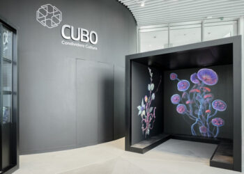 Ha inaugurato a Milano la terza sede di Cubo, museo d’impresa del Gruppo Unipol. Che apre al pubblico con la mostra “Sliding”