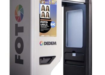 Debutto in Borsa per l’azienda romana dei photoboot digitali Dedem. Raccolti 10 mln euro per un flottante del 25%