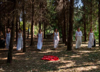 Fino a domani è in corso “Il Giardino delle Esperidi”, un festival immerso nel paesaggio delle colline lecchesi