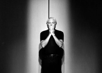 Giorgio Armani scompare a 91 anni. Le responsabilità relative al gruppo dovrebbero passare a chi gli è stato più vicino. Uno statuto regolerà l’assetto azionario
