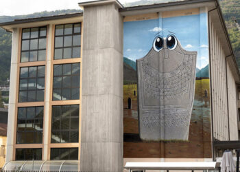 Sulla parete della Scuola Cerlogne di Aosta la nuova opera murale di Ozmo