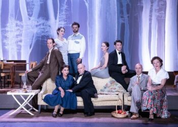 All’Elfo Puccini di Milano è in scena sino al 16 novembre “Erano tutti miei figli”, dramma di Arthur Miller sui conflitti all’interno di una famiglia americana poco dopo la fine della Seconda guerra mondiale
