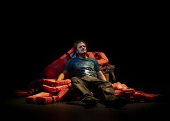 Vincitore del Premio Ubu come miglior spettacolo della scorsa stagione, “A place of safety” è in scena sino domani al Teatro Astra di Torino
