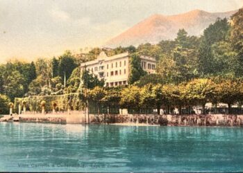 Inaugurata il 2 aprile a Tremezzina sul lago di Como la mostra “Saluti da Villa Carlotta. Souvenir di carta memorie in viaggio”