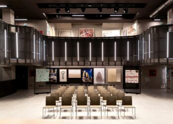 Inaugurata la nuova sede di Kruso Art nell’ex Cinema De Amicis a Milano. Il 15 aprile la prima single-owner sale della Maison