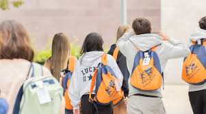 La napoletana Protom Group cede la sua controllata Scuolab alla milanese dei viaggi studio all’estero Helkin
