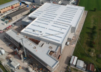 Isoltema apre il nuovo polo logistico-produttivo di Gambettola. Per la società romagnola dei materiali impermeabilizzanti focus su efficienza operativa e crescita industriale