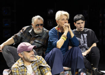 Valerio Binasco firma la regia ed è interprete insieme a Pamela Villoresi di “Circle Mirror Transformation”, in scena fino a domani al Teatro Ivo Chiesa di Genova e poi in tournée a Bologna, Osimo e Roma